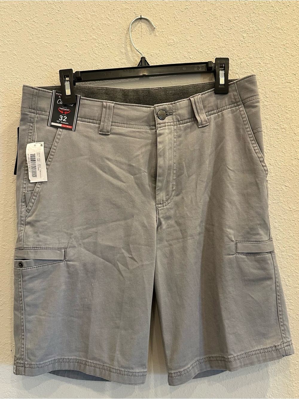 Roundtree & Yorke Men's Gray Cargo Shorts | Size 32 with 10 inch Inseam